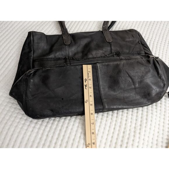 Geoffrey Beene handcrafted leather bag - Picture 16 of 16